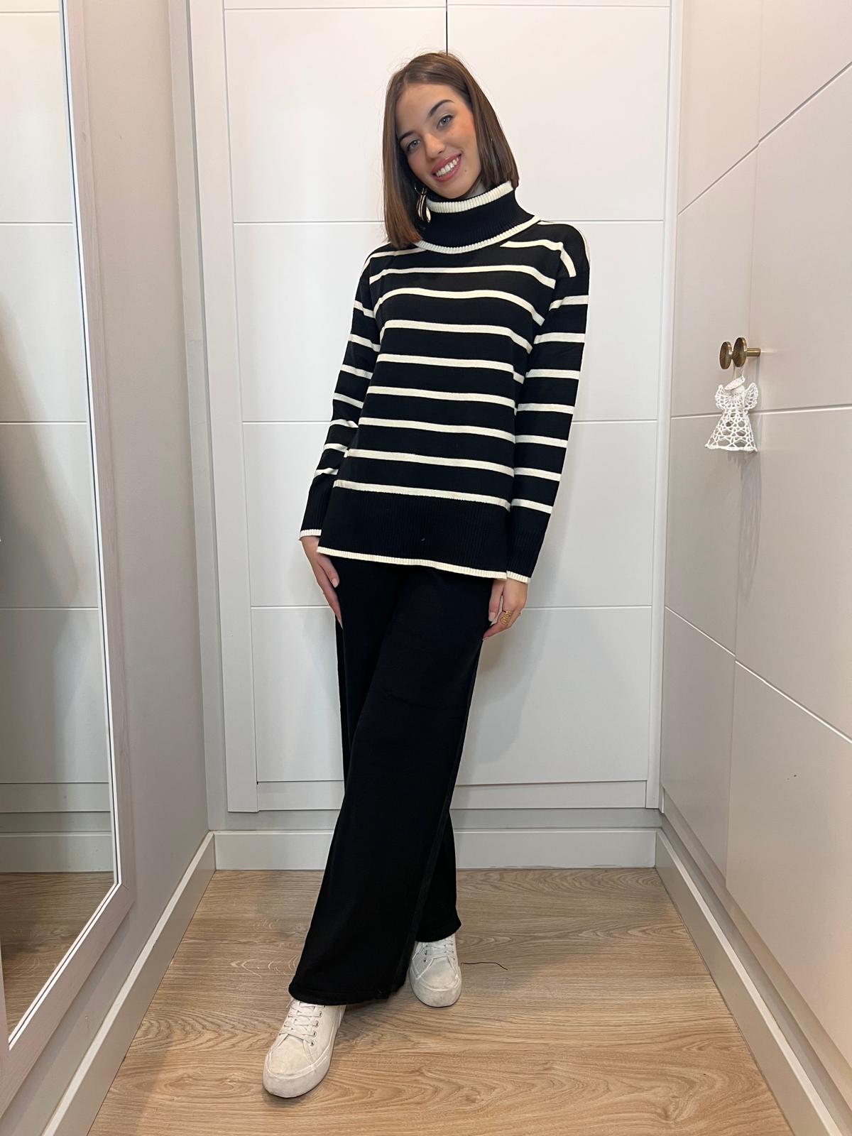 Conjunto de punto con rayas cuello