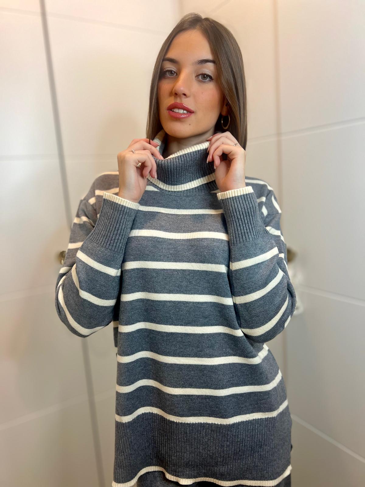 Conjunto de punto con rayas cuello