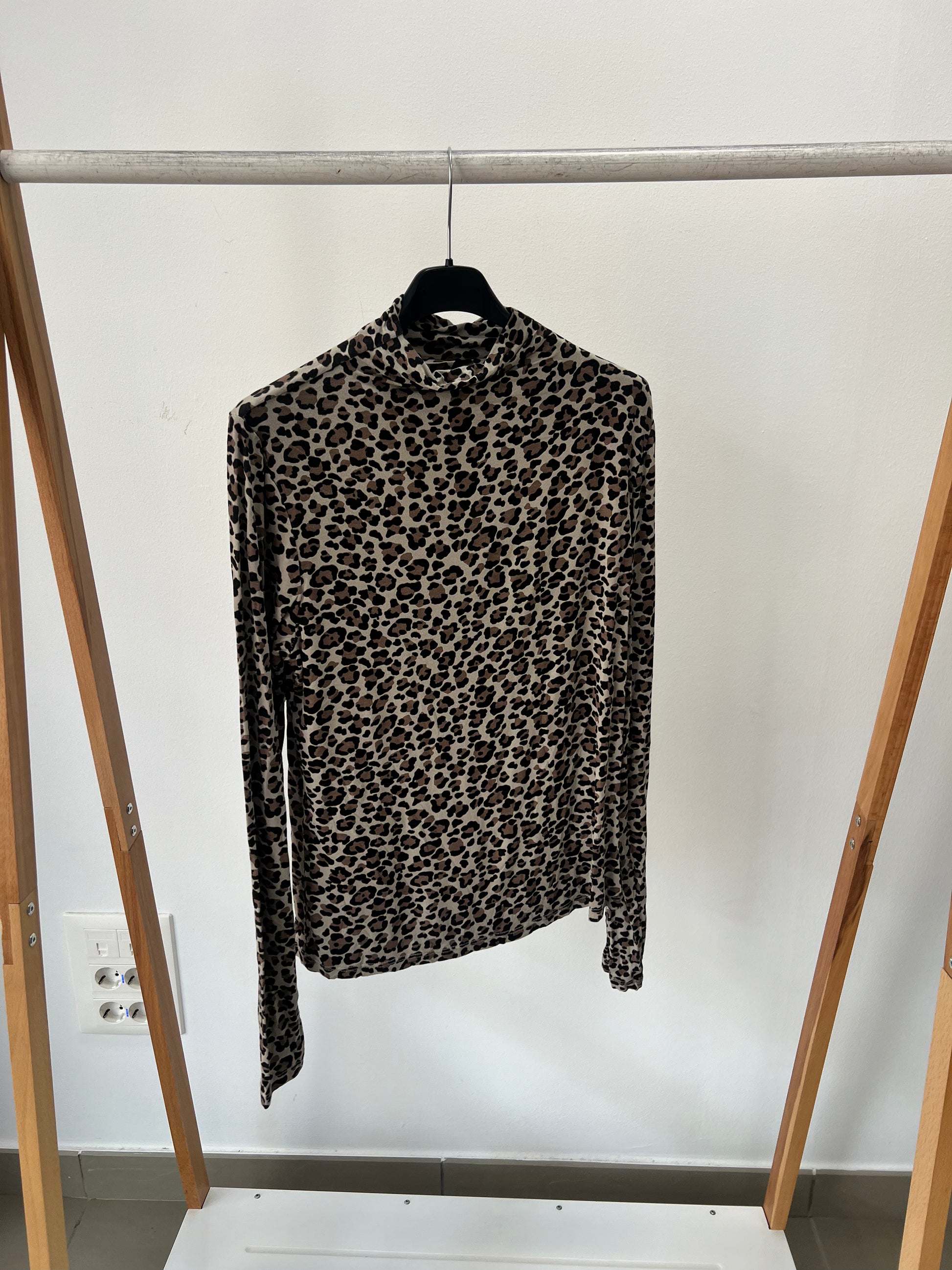 Camiseta cuello alto Animal Print