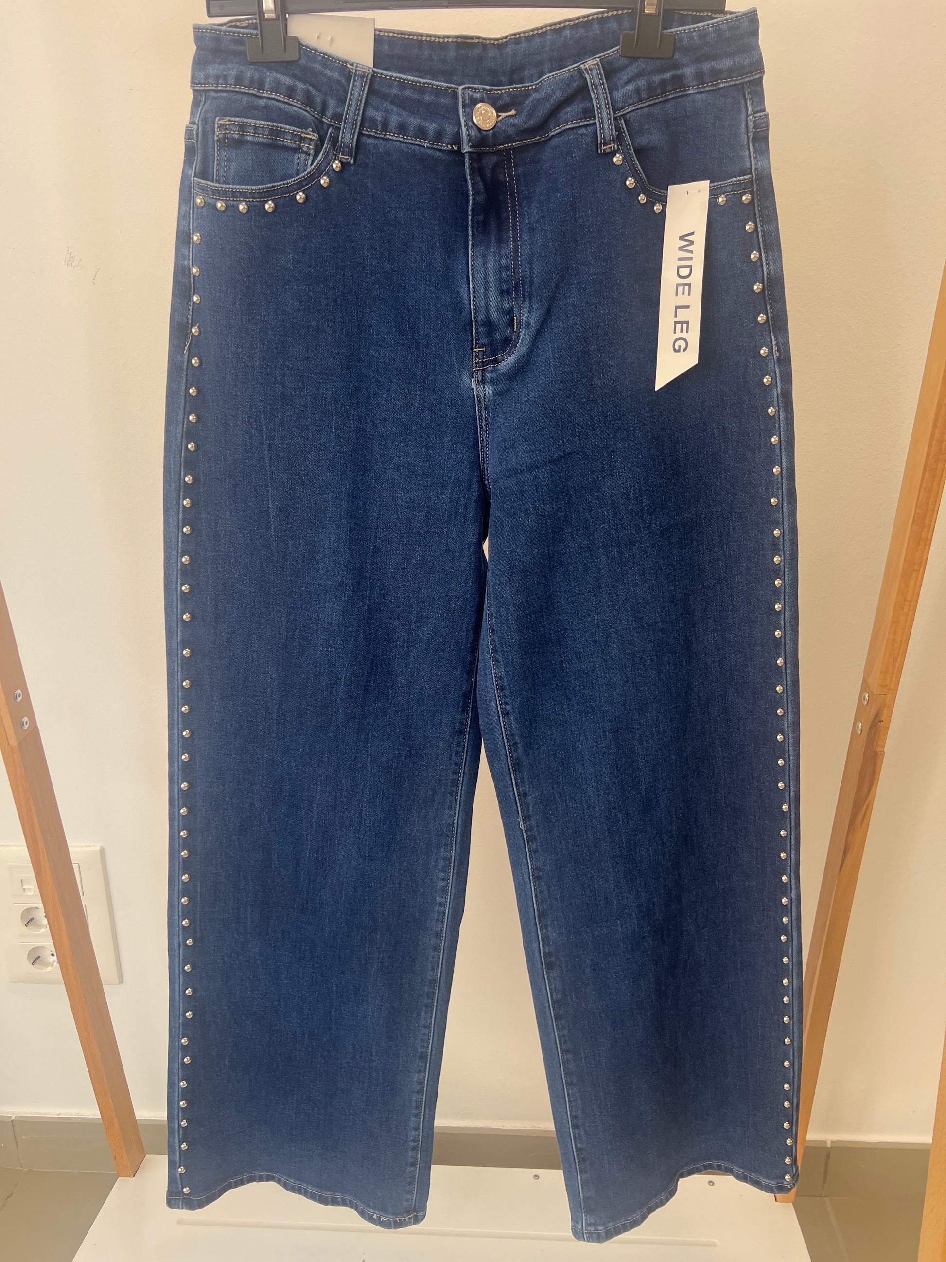 Jean Wide Leg con Tachuelas