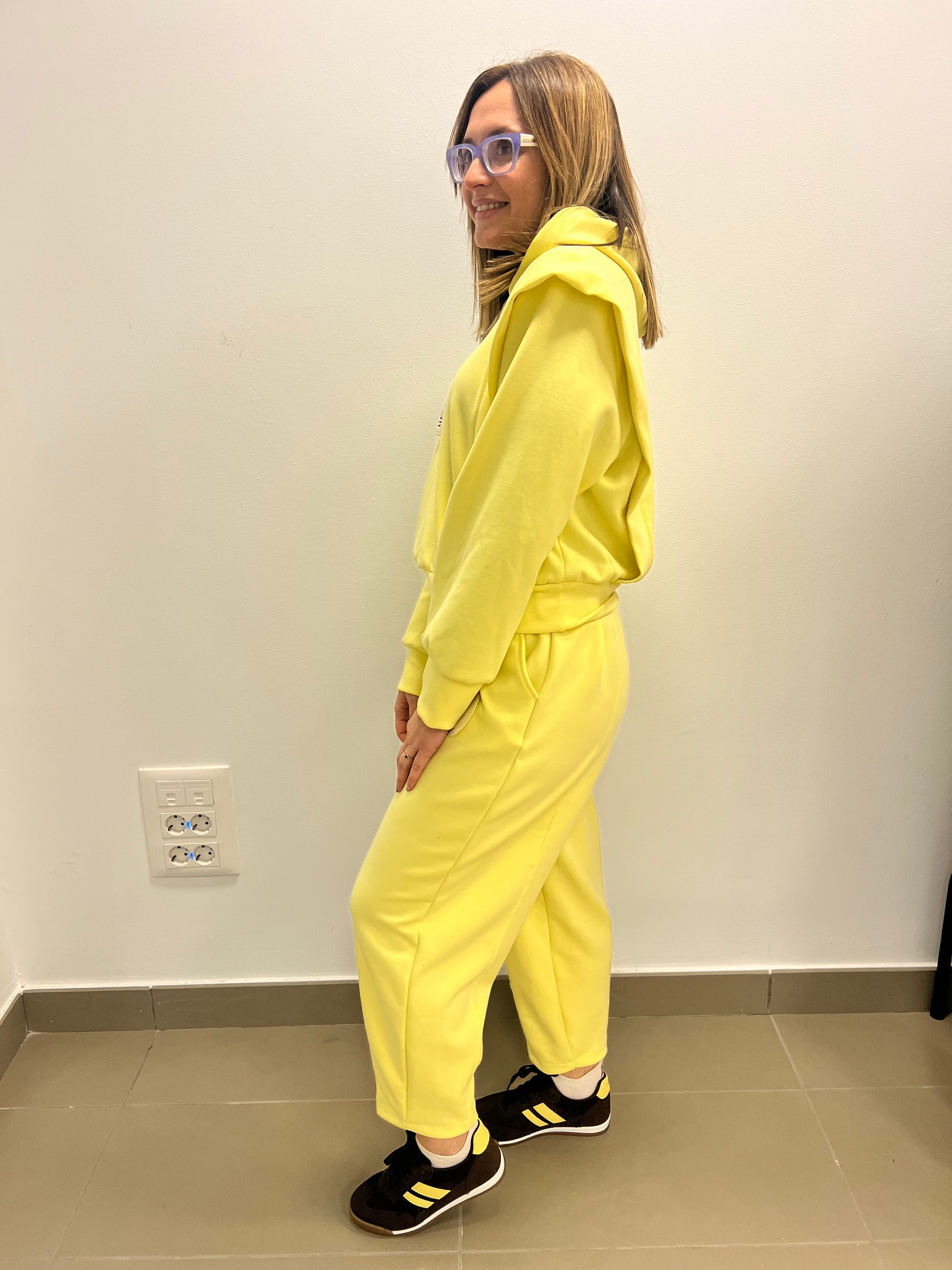 Conjunto Deportivo Amarillo con Sudadera y Pantalón