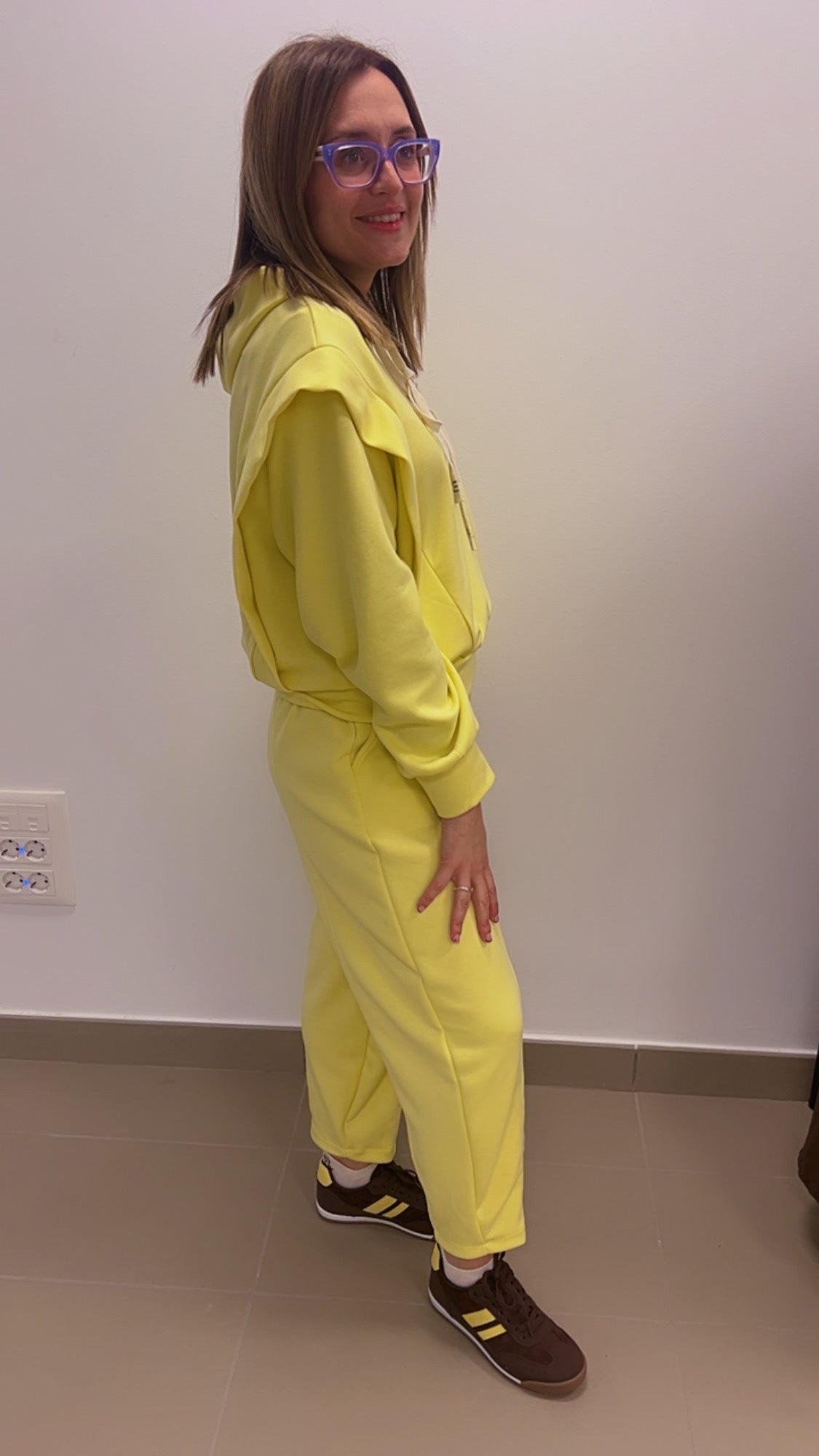 Conjunto Deportivo Amarillo con Sudadera y Pantalón