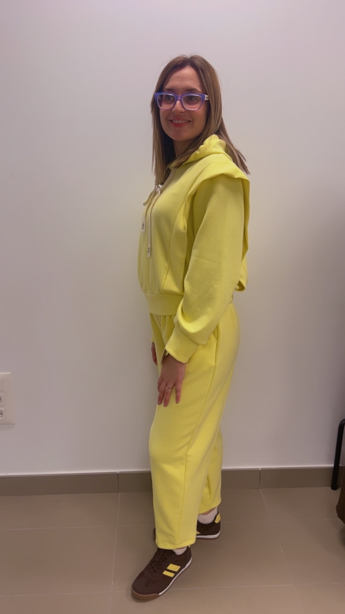 Conjunto Deportivo Amarillo con Sudadera y Pantalón