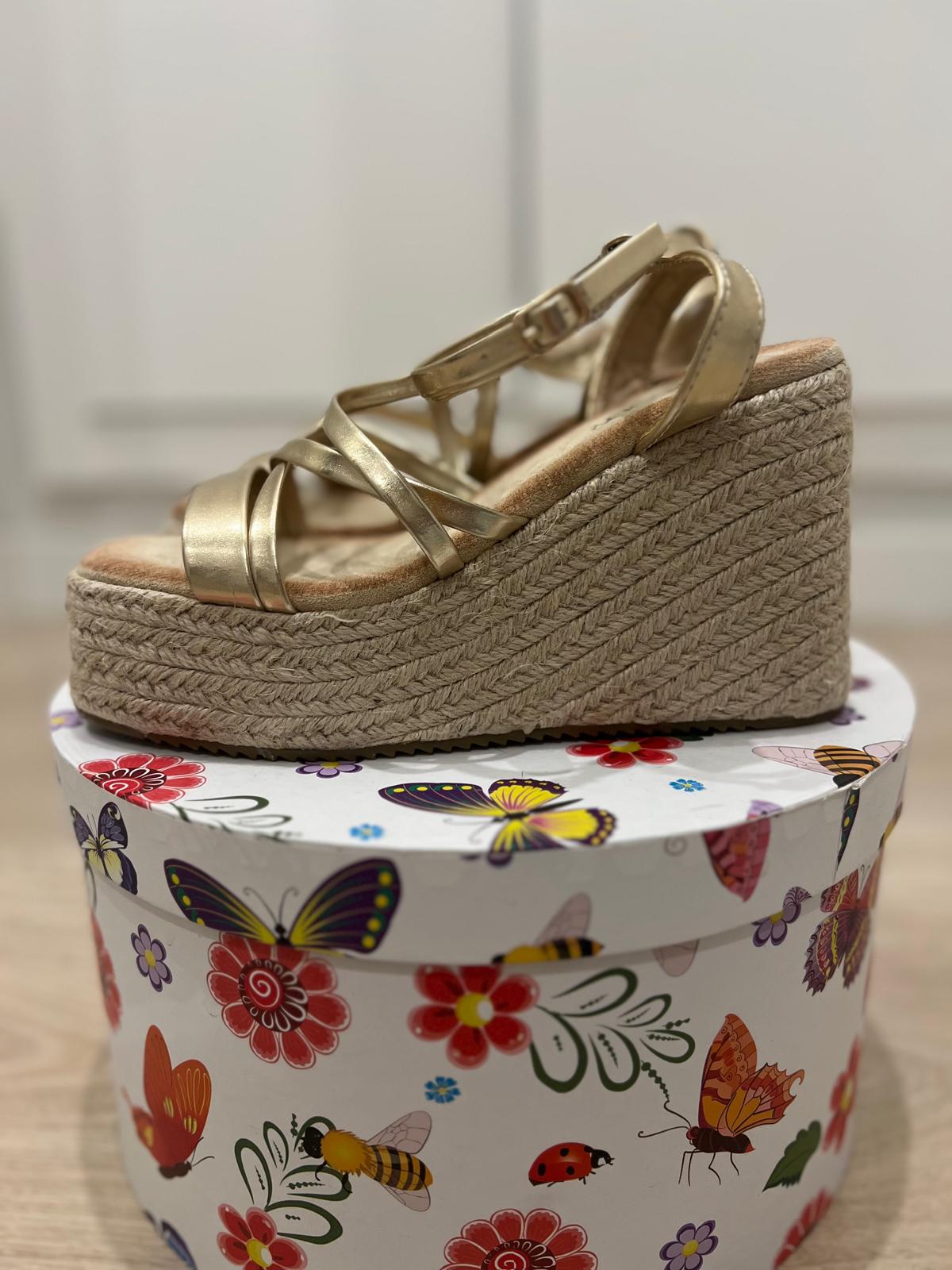 Cuñas de esparto Doradas