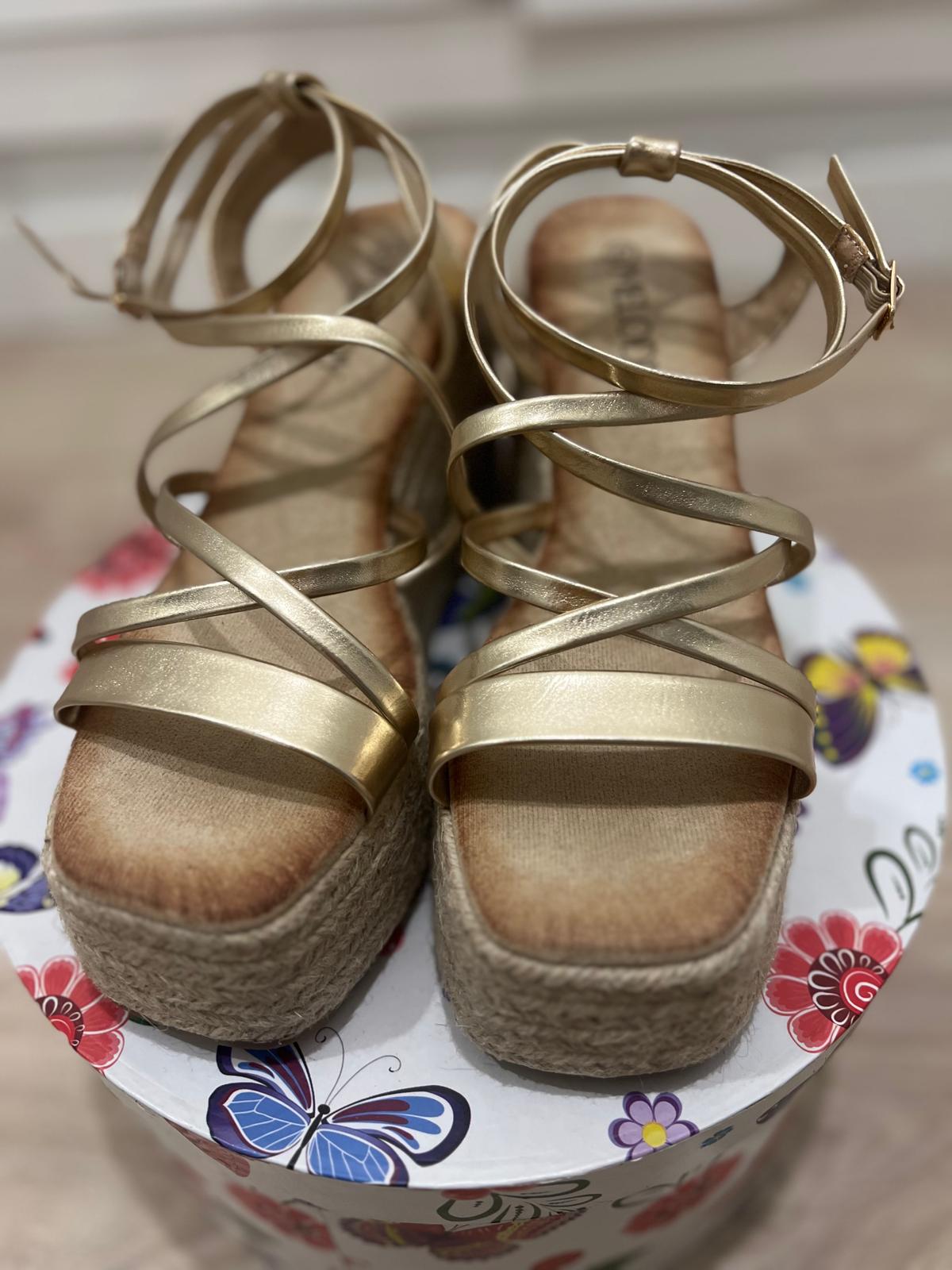 Cuñas de esparto Doradas